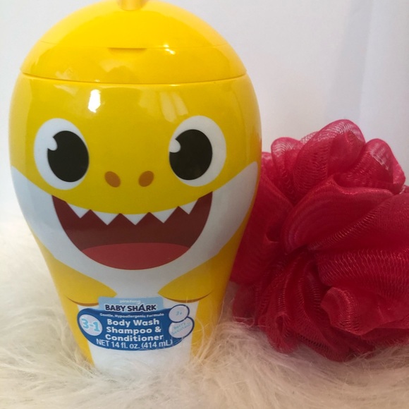 baby shark bubble bath
